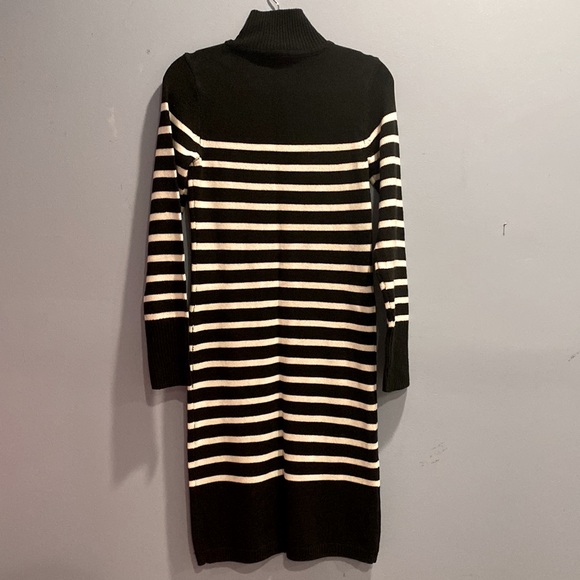 NEW NY&C Midi Knit Black &White Striped Sheath Dress. Size S - Picture 2 of 4